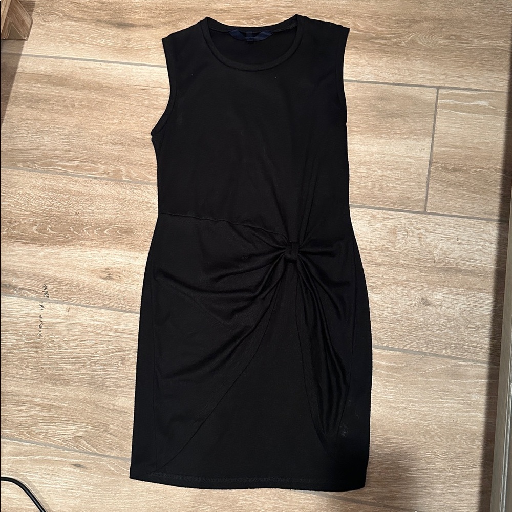 Rachel Roy Long Sleeveless Tunic Top with Knot Detail Size Small Black